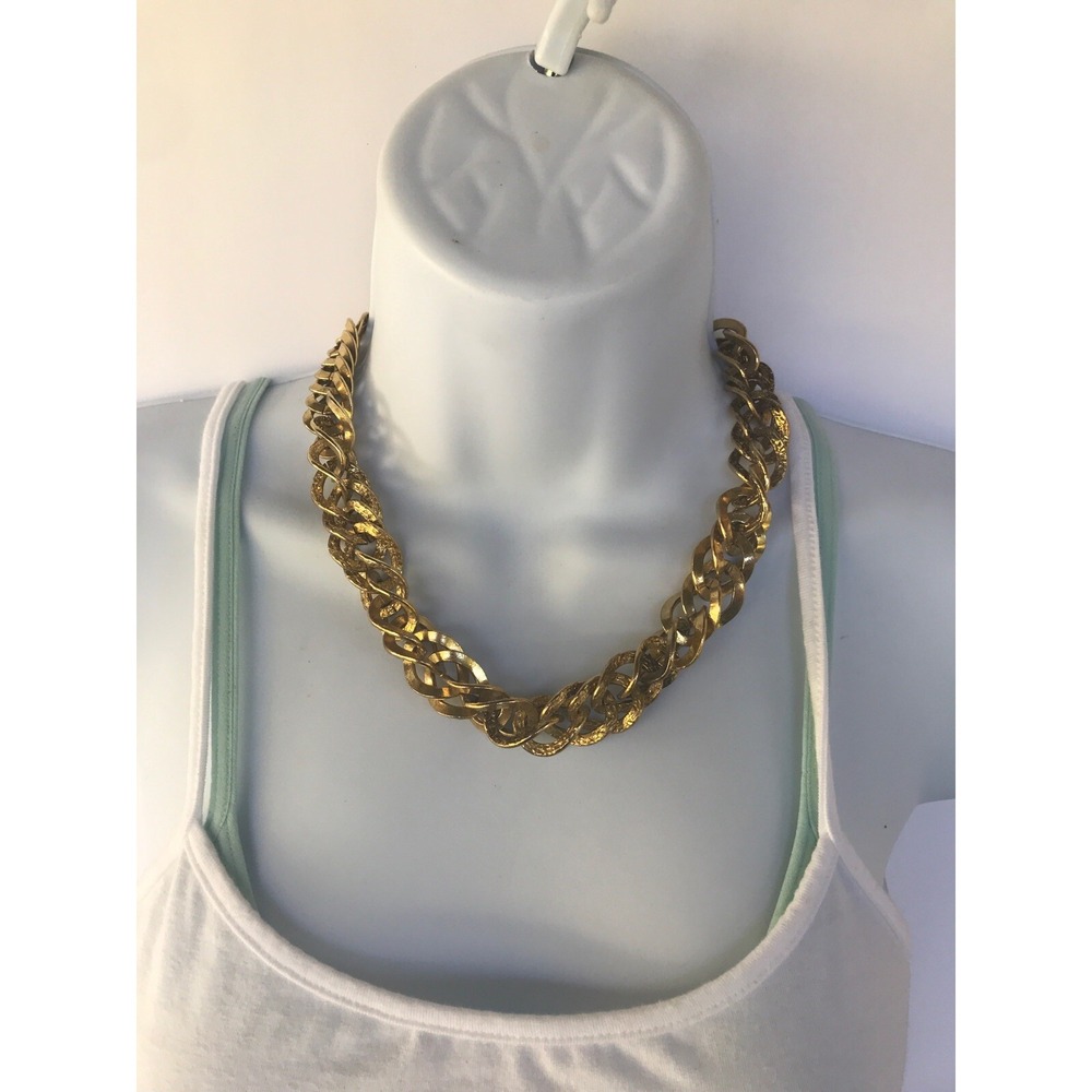 Necklace Gold tone‎ Interlocked Circles Knots Links 18" long Fashion Jewerly